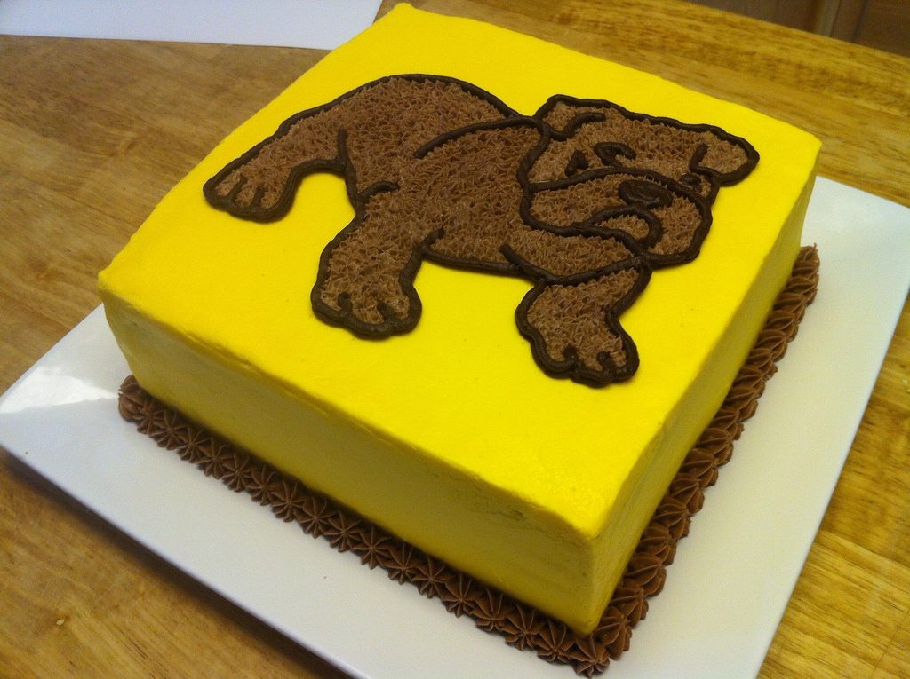 yellow bulldog cake for z.