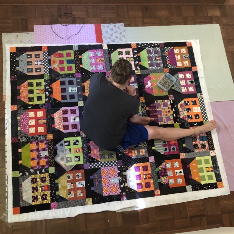 ghost town quilt.aka my first and possibly only halloween quilt