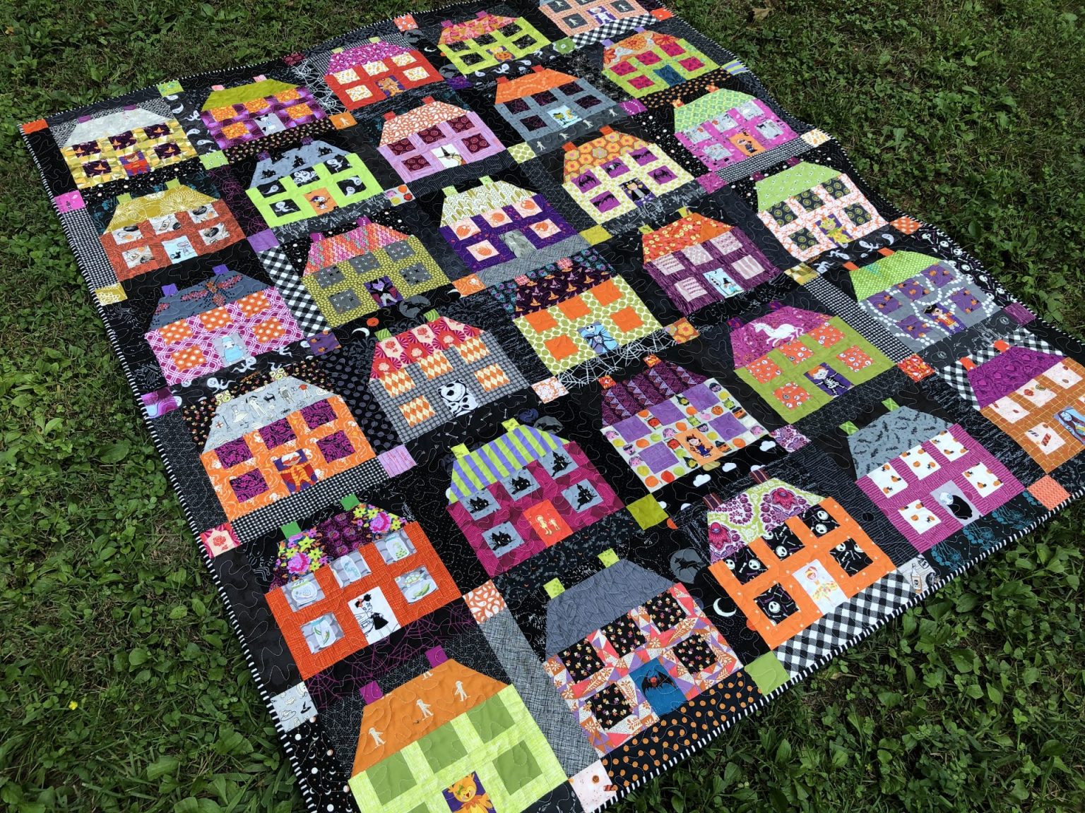 ghost town quilt.aka my first and possibly only halloween quilt